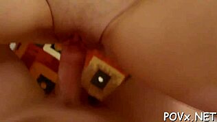 Uwielbiam Patrzeć, Jak Młoda Laska Ssie i Rucha w Ciasnym POV