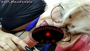 Η Ζωηρή Κοκκινομάλλα Πούτσα AimeeParadise Τρελαίνει Με Ωριμασμένη Δράση Ανοιχτής Πούτσας Ξανά