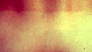 完璧ボディ美女が野外で尻振ってアナル中出し