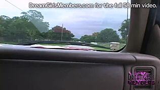 Tricou ud public și flashare enervează vecinii