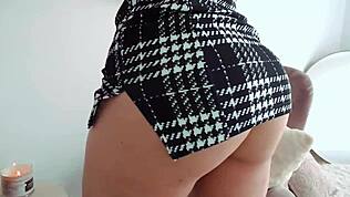 我超迷这个可爱的拉丁妹子在摄像头前跳舞