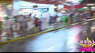 แสดงตัวซุกซนบนถนนที่ Fantasy Fest โชว์สุดวาย!