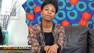 עקרת בית שחורה מוצצת בחוץ ומקבלת חדירה קשה אחרי ראיון מזויף