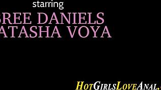 ねえ、アナルレズが互いのキツいケツをリミングするの見てよ