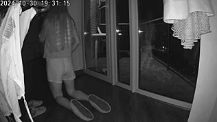 زوجة جديدة تخون بضرب زب أخي زوجها في أفعال خام.