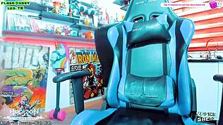 와, 이 라티나 레즈비언들 손가락으로 세게 박아!