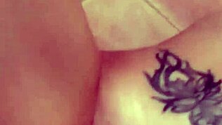 Italiensk babe får anal og dypthroat i POV, helt oljet opp.