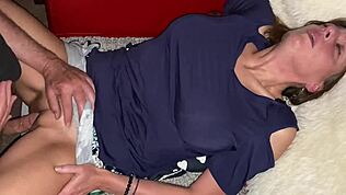 Miért nevet a cuckunk miután játszott magával, Agnes, látod ezt?