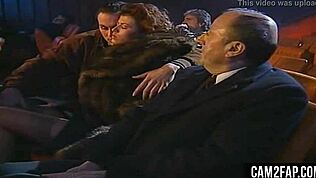 电影院里的硬核肛交野史，群交超激烈！