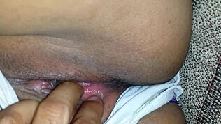 20150417 214458 - buceta latina de perto apanhando paulada forte