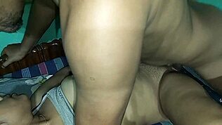 Priya Bhabhi panggil bekas Pritam untuk chudai gaya desi dalam bilik