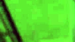 我看到一个家伙自慰，忍不住给他口交