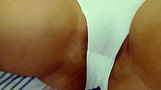 beccata a masturbarmi dalla latina tatuata con tette giganti amatoriale