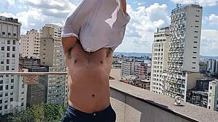 Yuri gaúcho, haluatko liittyä mukaan kuumaan altaan äärellä naimiseen tänään?