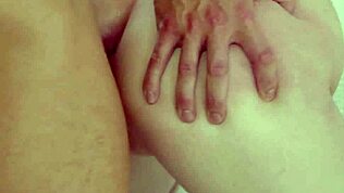 מורה לתחת מענישה עם דפיקה אנאלית עמוקה בסגנון כלב