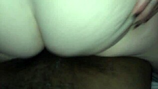 ¿Puedes manejar esta polla monstruosa chupando y follando?