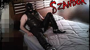 Ήχος πιάνει άγριο ομαδικό γαμήσι σε ζεστό μπαρ