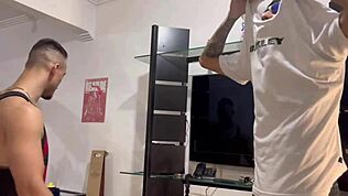 קראו לי כמאמן אישי וסיימתי בזיון עם שתיהן, וואו! 💪