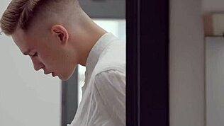 לא יכול לעמוד בפניה, טועם את המתיקות של Mature4k עם אישה ברונטית סקסית