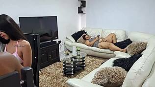 饥渴熟女当继子面自慰 第一部