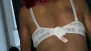 小柄赤毛がクリームまんこに巨根ガン突きハード