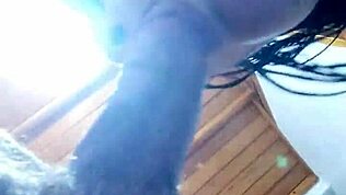 Posetila sam crkvu i gušila se na pastorovom kurcu; on ima poseban posao za devojke kao ja.