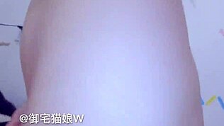 Jeg fant denne retro kinesiske filmen i 720p kvalitet online