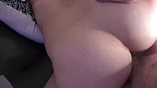 Rżnięcie na pieska kończy się creampie, potem picie koktajlu z moczu i spermy na głowę