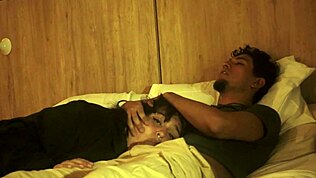 Meu meio-irmão mete o pau na minha boca, não teve piedade com a minha boquinha e me encheu de leite me tratando como sua putinha