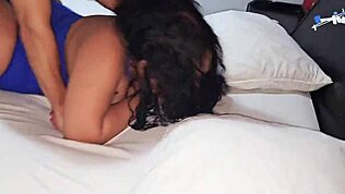 Wow! Matrigna Arrapata Dominata da un Ragazzo Giovane in una Scopata Selvaggia