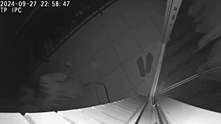 Overspelige vrouw sluipt met vriend voor taboe hotelbalkon neukpartij!