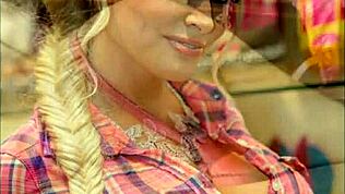 Deutsche Promi Daniela Katzenberger in sexy Wichs-Challenge-Zusammenstellung