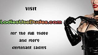 Cfnm tinédzser 18+ uralja a srácot straponnal pegginggel fürdőszobai hármasban!