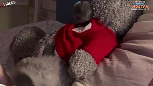 Gila, Gak Tahan Ngentot Ibu Tiri Seksi di Kasur Ayah! 😍