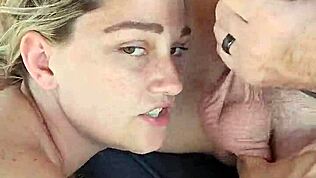 por que essa loira hotwife falante suja vive louca por boquetes?