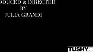 Vročica pogumno pogoltne cum v facijalu na blowbangu