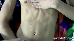 Ameriški fantje 18+ v bareback gej seksu, POV twink akcija