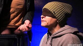 Çok Kızgınım Ama Mutlu Üvey Kardeş Ağzımı Kullandı. Xsanyany Ham Derin Boğaz Yakalar.