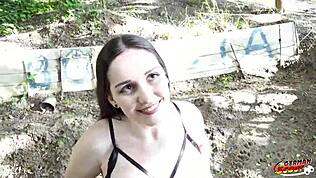 Scout Jerman Ajak Wendy Marvell Berlekuk untuk Ngentot Casting Publik