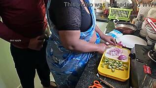 Bliskam in drkam pred tamilsko služabnico Kaniko 😜