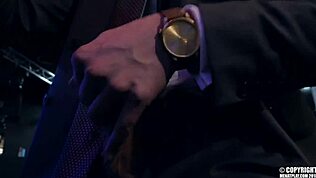 В този гей клип той го прави голямо с партньора си