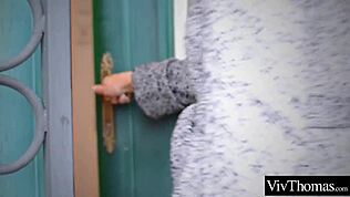 Kauniit lesbot yhdistyy uudelleen Unkarissa intensiiviseen seksiin