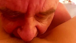 เห็นเซ็กส์ร้อนที่ค่ายเปลือยกับ Agarabas และ Olpr เย็ดป่าไปเลย!