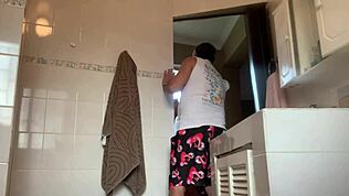 Ahoj, šukám nejlepší kamarádovu ženu, zatímco on je hned vedle!