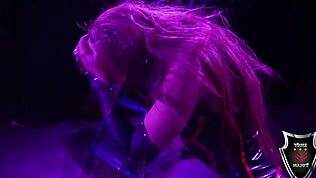 Savanna Styles bere dlouhý čurák Rome Majors hluboko do krku, drsně do velký prdele v skupině s obličejový cumshot.