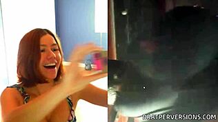 Naimisissa oleva mies imee isoa mustaa kyrpää gloryholessa