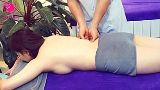 このヌルヌルの日本のオイルマッサージセッション耐えられる？