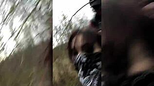 Emo kurva tvrdě ošuká veřejně