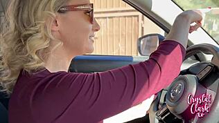 继母在感恩节被双插，弯腰狗爬式猛干