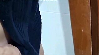 Yo, naapuri nappasi minut suihkussa ja antoi kuuman pillunimun